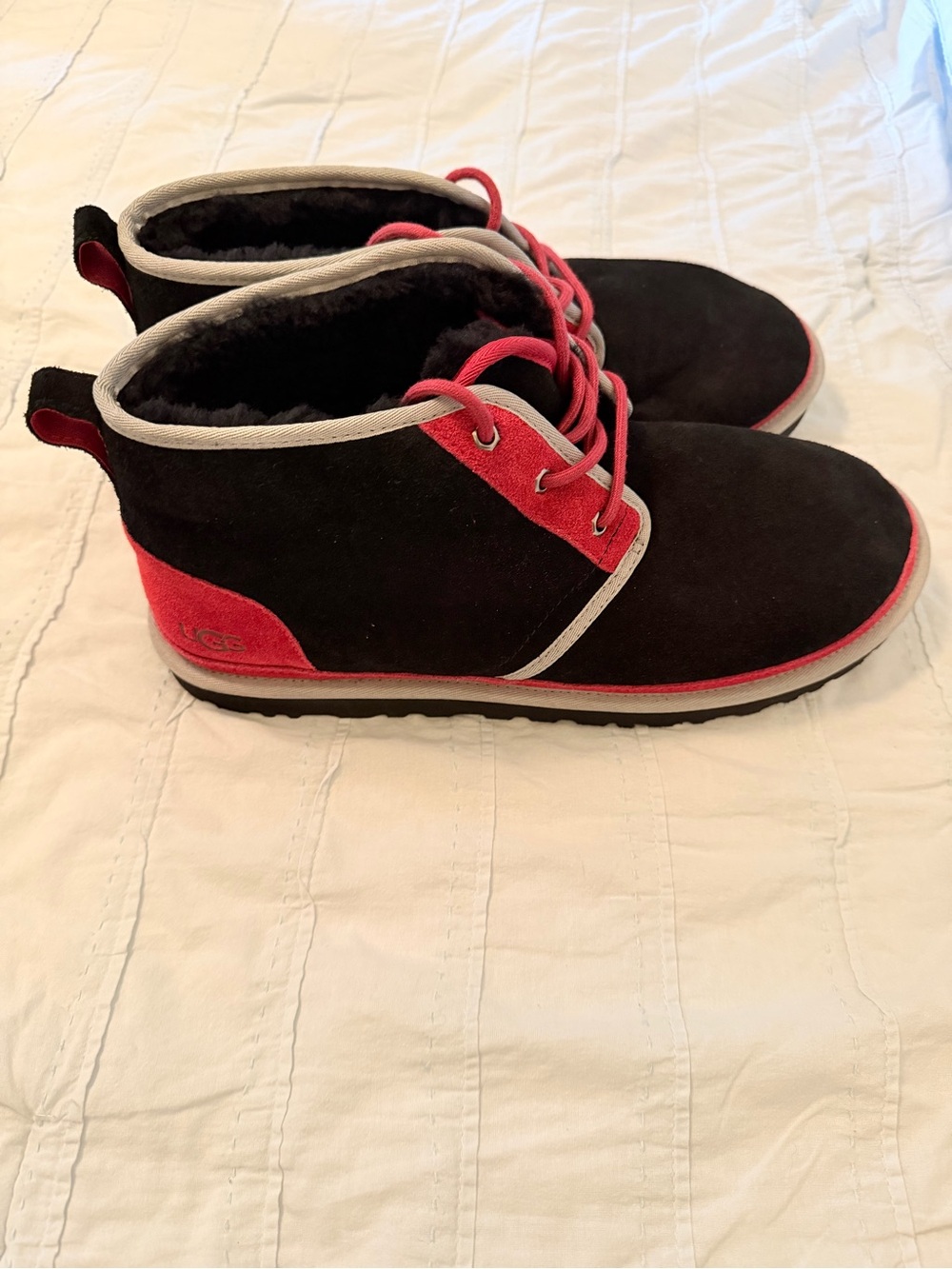 Men’s  Uggs Black and Red Lace-Up Casual Shoes